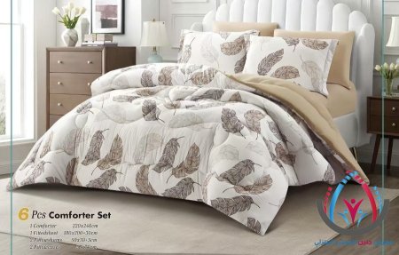 بيج مع ورق شجر